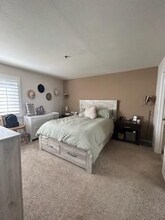 2700 Lawrence Crossley Rd in Palm Springs, CA - Foto de edificio - Building Photo