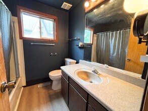 822 Menomonie St in Eau Claire, WI - Building Photo - Building Photo