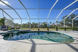4658 Arlington Dr in Placida, FL - Building Photo