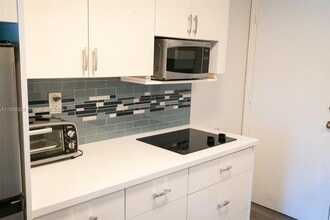 16060 SW 144th Ave in Miami, FL - Building Photo - Building Photo