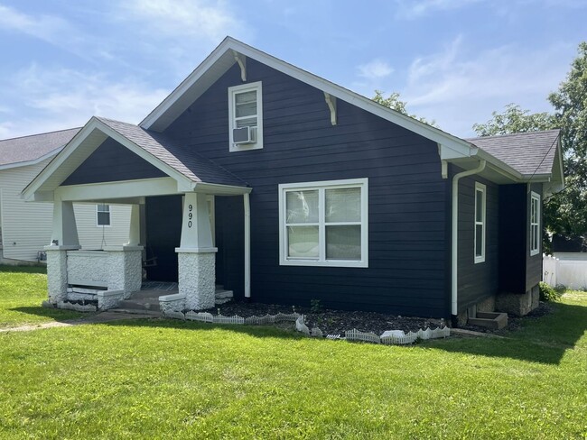 990 W Cherry St in Troy, MO - Building Photo - Building Photo