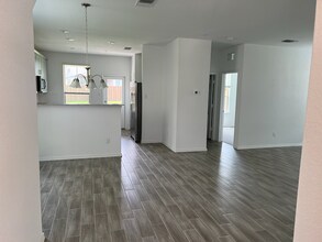108 Banyon Dr in Liberty Hill, TX - Building Photo - Building Photo