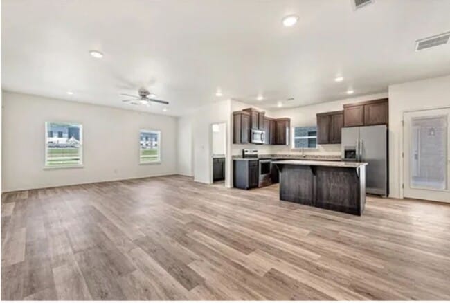 914 S Benchmark Ln in Fayetteville, AR - Building Photo - Building Photo