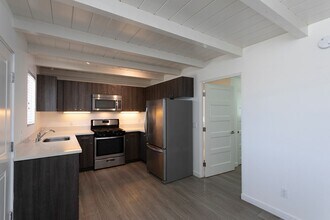 5163 Long Branch Ave in San Diego, CA - Building Photo - Building Photo