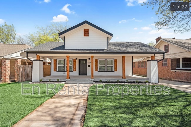 property at 3329 Hemphill St