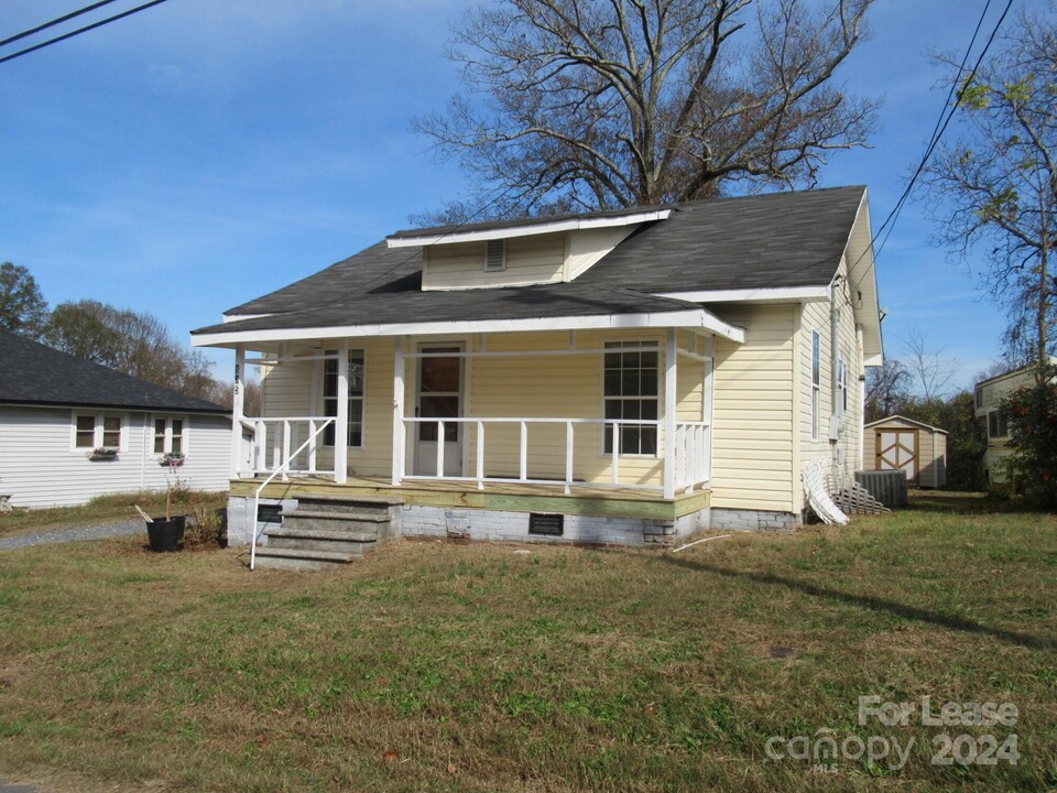 835 Carolina Mill Cir in Lincolnton, NC - Building Photo