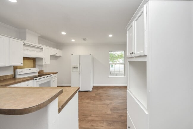 property at 6526 Carver Rd