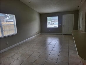 9819 River Pines Ct in Orlando, FL - Building Photo - Building Photo