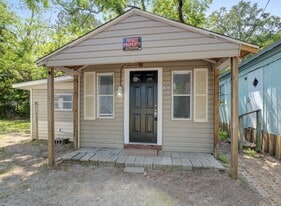 1923 Calvert St, Unit A in North Charleston, SC - Building Photo
