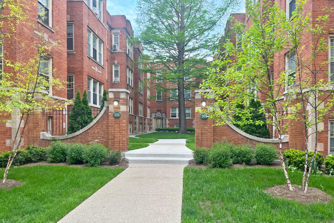 101-111 S. Harvey Ave. and 237-249 South Blvd. in Oak Park, IL - Foto de edificio