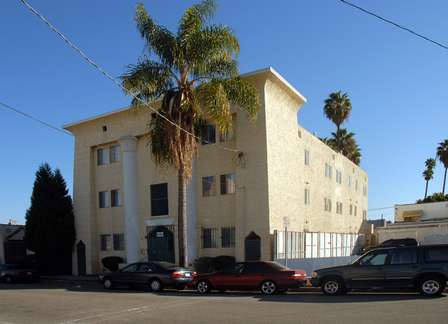 PHD Apartments in Los Angeles, CA - Building Photo - Building Photo