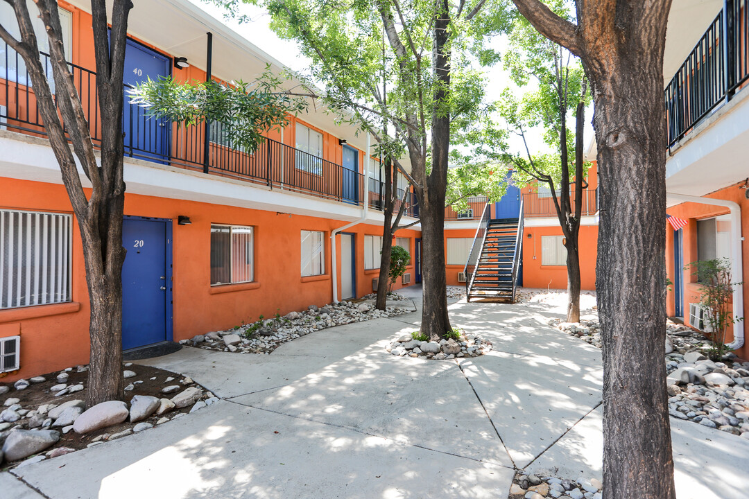 The French Quarter in Albuquerque, NM - Foto de edificio