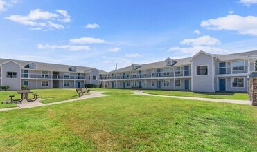 8210 Bauman Rd in Houston, TX - Foto de edificio - Building Photo