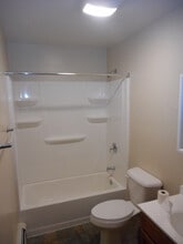 Lakeside Garden Apartments in East Chicago, IN - Building Photo - Building Photo