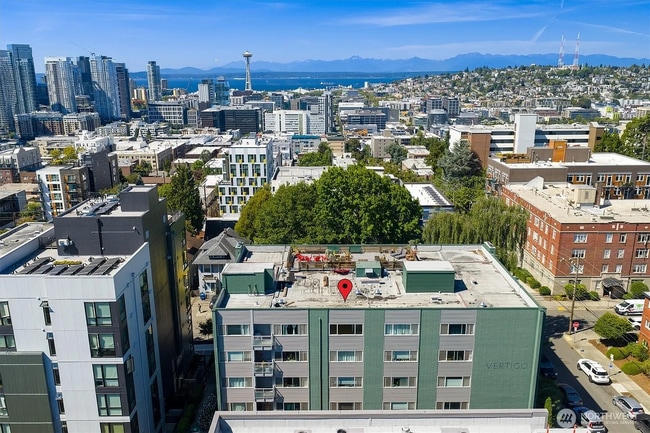705 E Republican St, Unit 506 in Seattle, WA - Building Photo - Building Photo