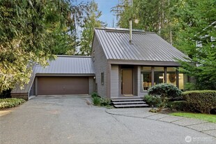 3323 NE 156th St in Lake Forest Park, WA - Building Photo