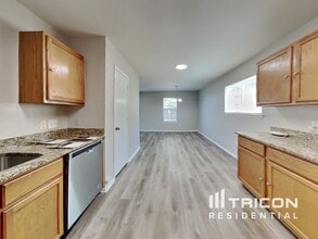 12439 Sterlingstone Dr in Houston, TX - Building Photo - Building Photo