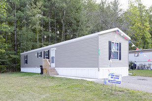 Avenue A Mobile Home Park in Springfield, MI - Building Photo