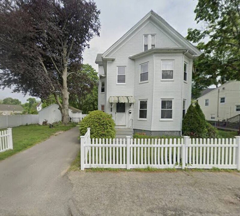 517 Summer St, Unit 517 Summer St Apt 1 in Brockton, MA - Building Photo