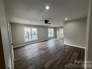 620 W Bell St in Statesville, NC - Foto de edificio - Building Photo