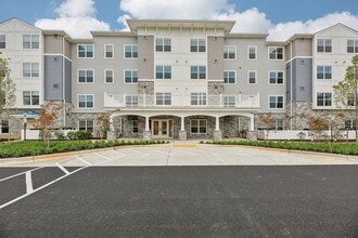 Willow Manor at Cabin Branch (Senior 62+) in Clarksburg, MD - Foto de edificio - Building Photo