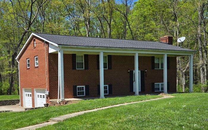 49 Terrick Ln in Amelia, OH - Building Photo