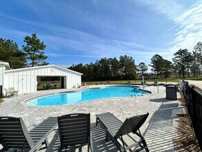 6737 Sarah Ann Way in Laurel Hill, FL - Building Photo - Building Photo