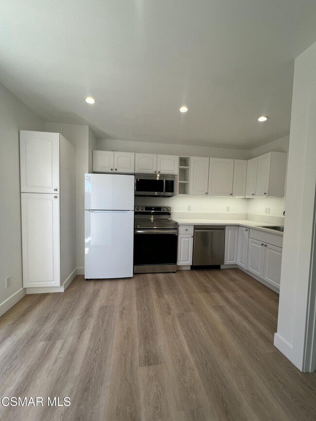 545 Shenandoah St in Thousand Oaks, CA - Building Photo - Building Photo