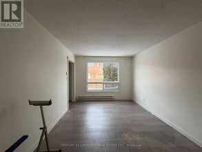 19 Tracey Park Dr in Belleville, ON - Building Photo - Building Photo