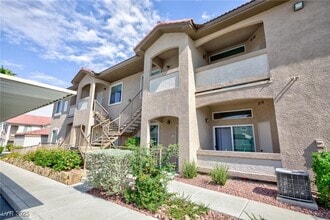 2305 W Horizon Ridge Pkwy in Henderson, NV - Foto de edificio - Building Photo