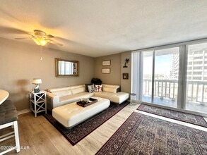 2800 N Atlantic Ave in Daytona Beach, FL - Building Photo - Building Photo