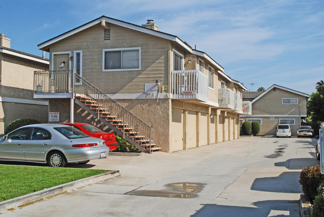 276 Avocado St in Costa Mesa, CA - Foto de edificio - Building Photo