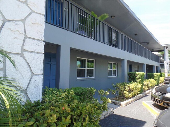 1240 70th St N-Unit -9 in St. Petersburg, FL - Building Photo - Building Photo