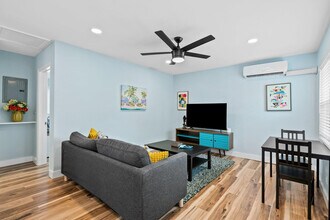 1464 N Dixie Hwy in Fort Lauderdale, FL - Building Photo - Building Photo