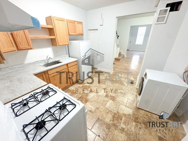 2515 N Natrona St in Philadelphia, PA - Building Photo - Building Photo