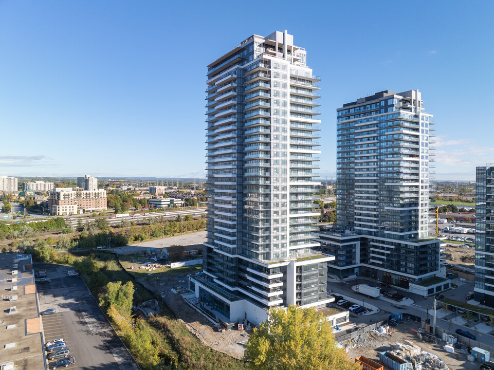 The Grand At Universal City in Pickering, ON - Building Photo