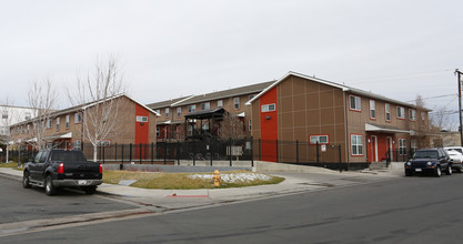 Hazel Court in Denver, CO - Foto de edificio - Building Photo