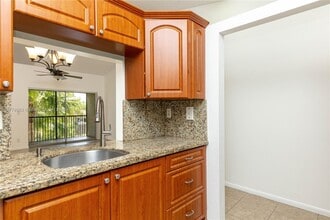 717 Gardens Dr in Pompano Beach, FL - Building Photo - Building Photo