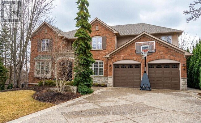 1088 Sturbridge Dr in Burlington, ON - Building Photo - Building Photo