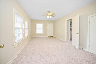 310 Franklin Blvd in Austin, TX - Building Photo - Building Photo