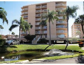 7430 Sunshine Skyway Ln S-Unit -604 in St. Petersburg, FL - Building Photo - Building Photo