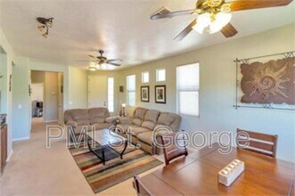 3241 E Fourteen Fairway Dr in Washington, UT - Building Photo - Building Photo