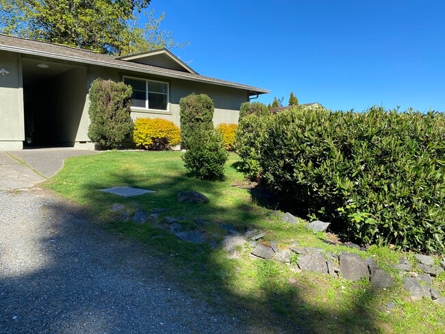 property at 7604 Chinook Ave