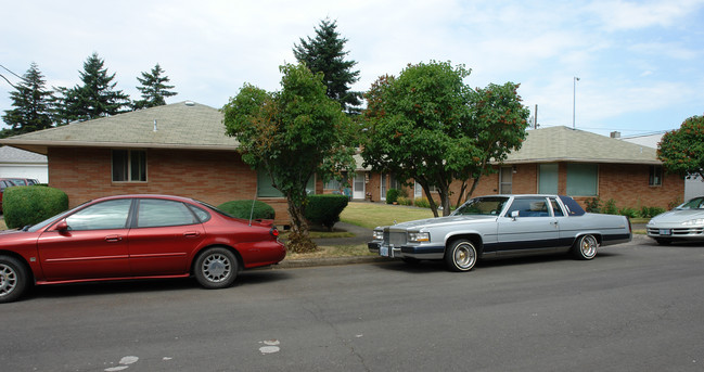 1161-1177 NE 65th Ave in Portland, OR - Building Photo - Building Photo