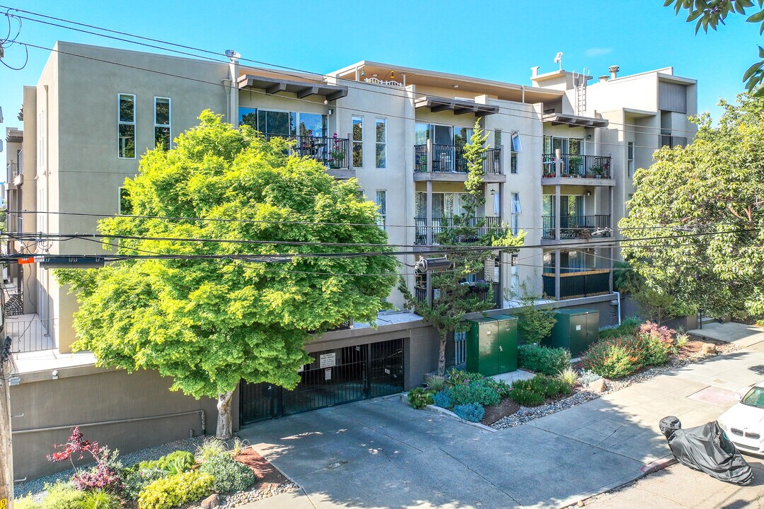 425 Orange St in Oakland, CA - Building Photo