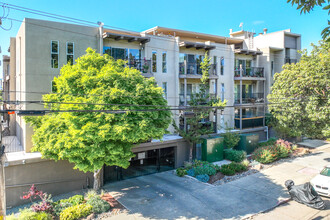 425 Orange St in Oakland, CA - Building Photo - Primary Photo