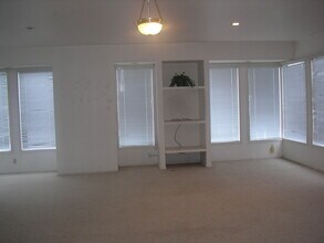 6244 25th Ave NE in Seattle, WA - Foto de edificio - Building Photo