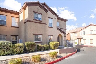 7660 W Eldorado Ln in Las Vegas, NV - Building Photo - Building Photo