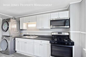 1305 Bailey Ave in Buffalo, NY - Building Photo - Building Photo