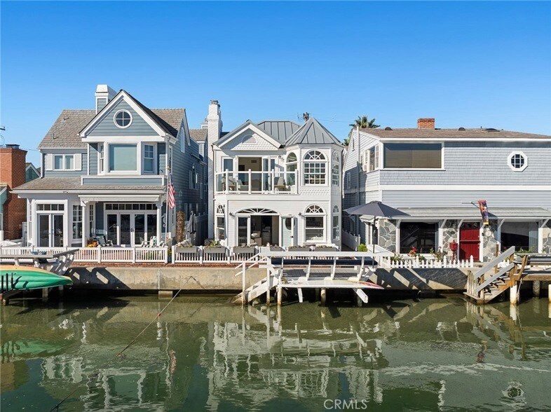 125 Grand Canal in Newport Beach, CA - Foto de edificio